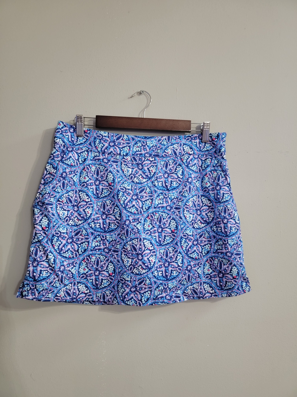 Vineyard Vines Blue & Purple Medallion Mini Skirt Size 8